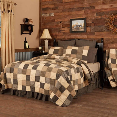 Kettle Grove Queen Quilt 94Wx94L VHC Brands - The Fox Decor